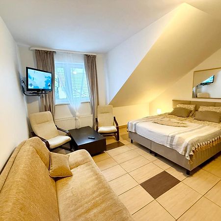 Ambre Mare - Wypoczynek Pod Palmami Bed & Breakfast Поберово Екстериор снимка